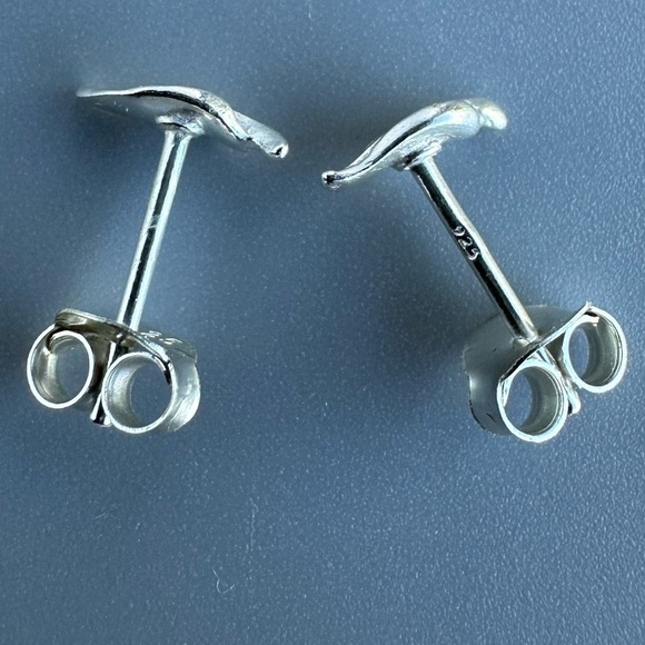 Sterling Silver Leaves Ear Stud - Picture 8 of 11